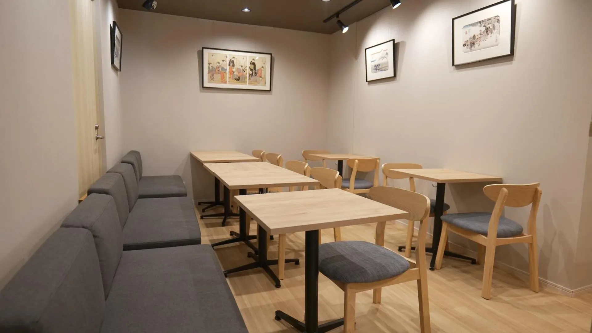 佩蒂特格兰德宫比酒店 東京都 3*,  日本